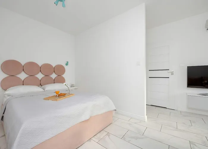 Motlawa River Old By Renters *